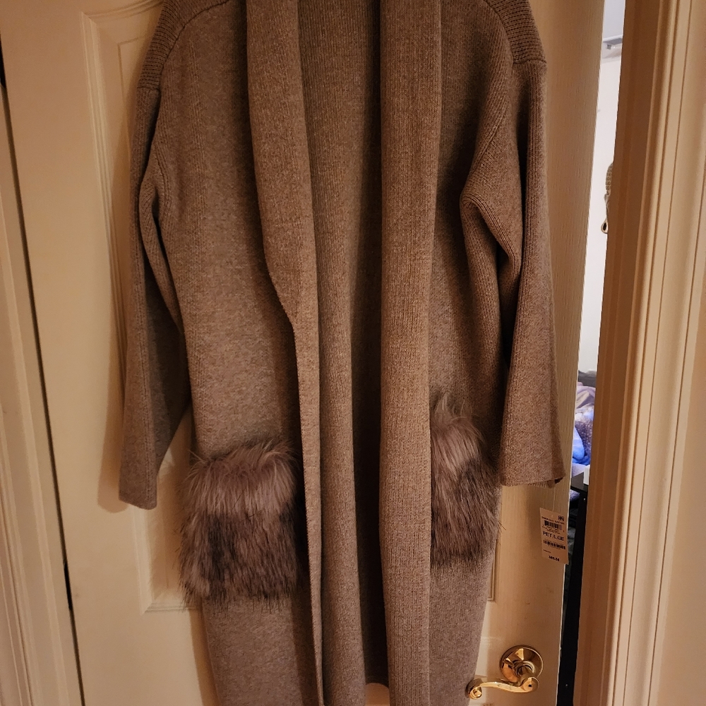 Ladies tan/brown shawl-collared heavy sweater coat.